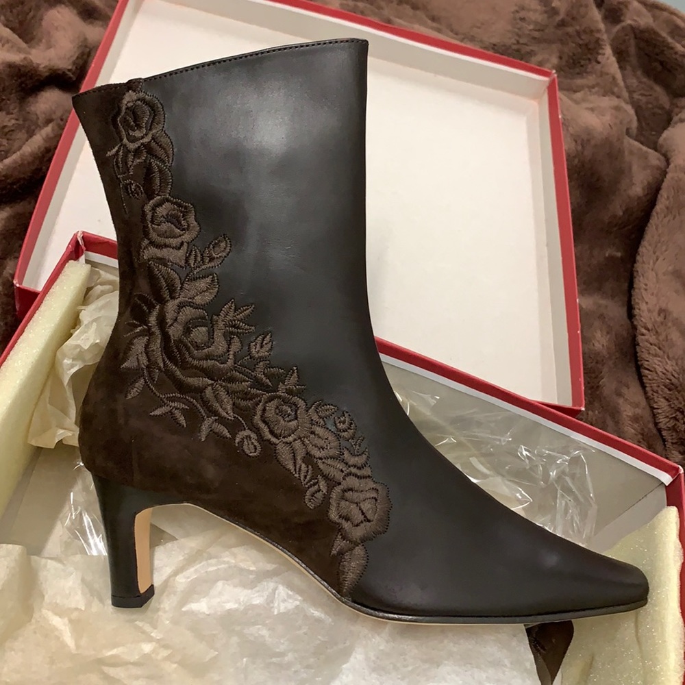 Vaneli Leslee Boot in Brown Calf / Suede Embroidered size 7.5
